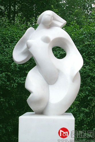 周鵬生《春風(fēng)(漢白玉)》